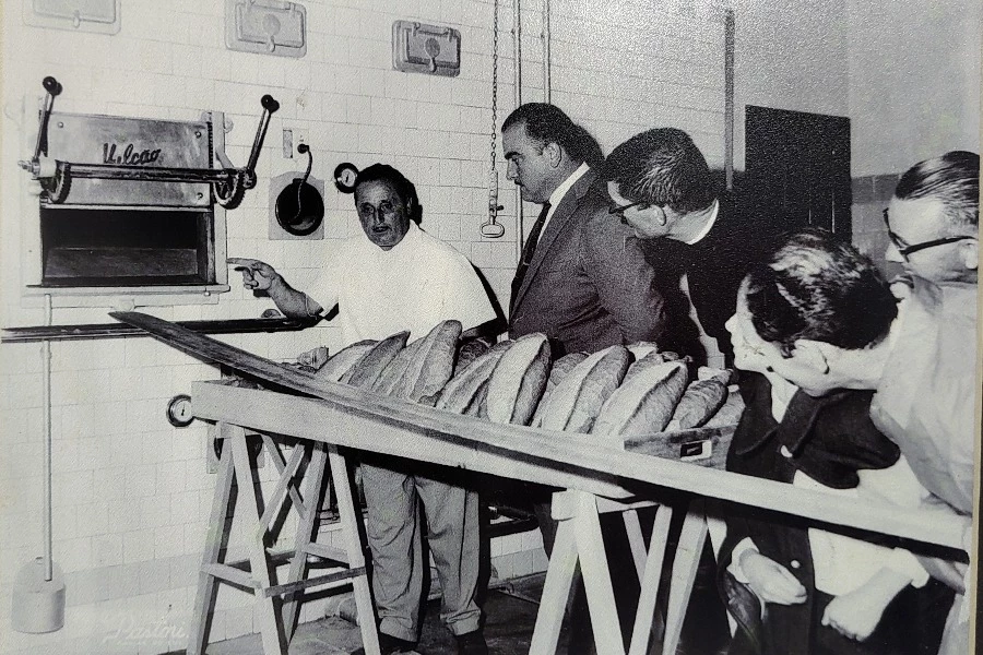 1963
